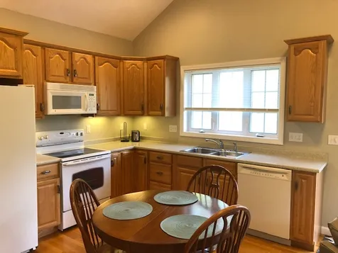 19 Stirling Avenue Hooksett NH 03106