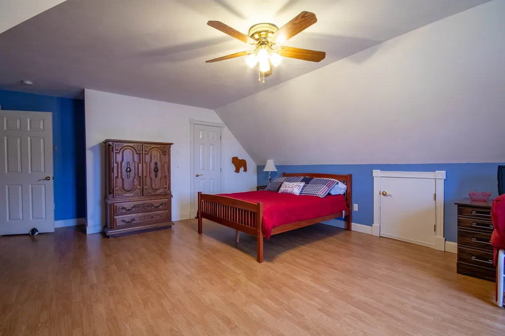 17 Premier Drive Londonderry NH 03053