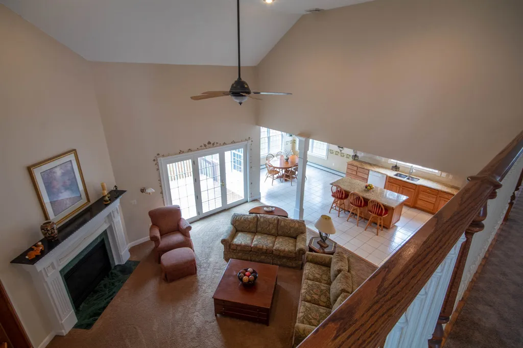 17 Premier Drive Londonderry NH 03053