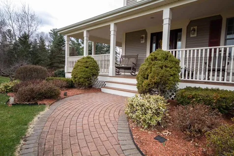 17 Premier Drive Londonderry NH 03053
