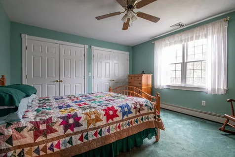 17 Premier Drive Londonderry NH 03053