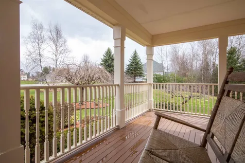 17 Premier Drive Londonderry NH 03053