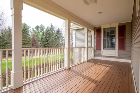 17 Premier Drive Londonderry NH 03053