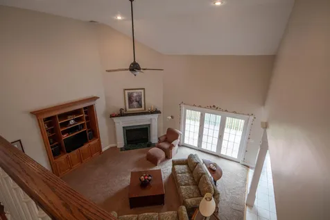 17 Premier Drive Londonderry NH 03053
