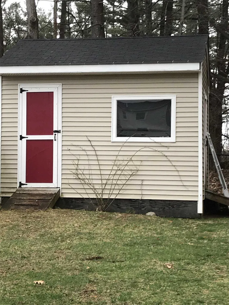 4r Sunnyside Lane Derry NH 03038