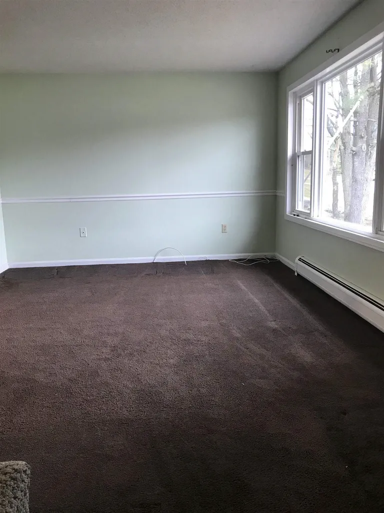 4r Sunnyside Lane Derry NH 03038