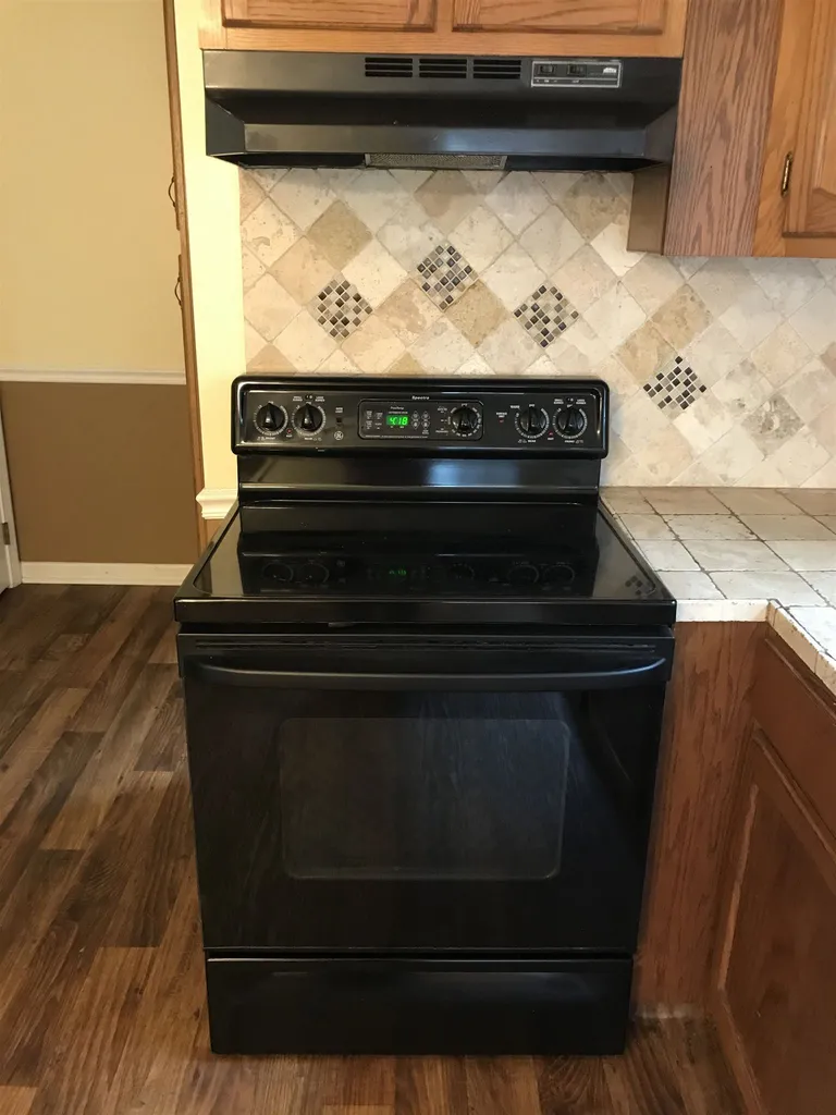 4r Sunnyside Lane Derry NH 03038