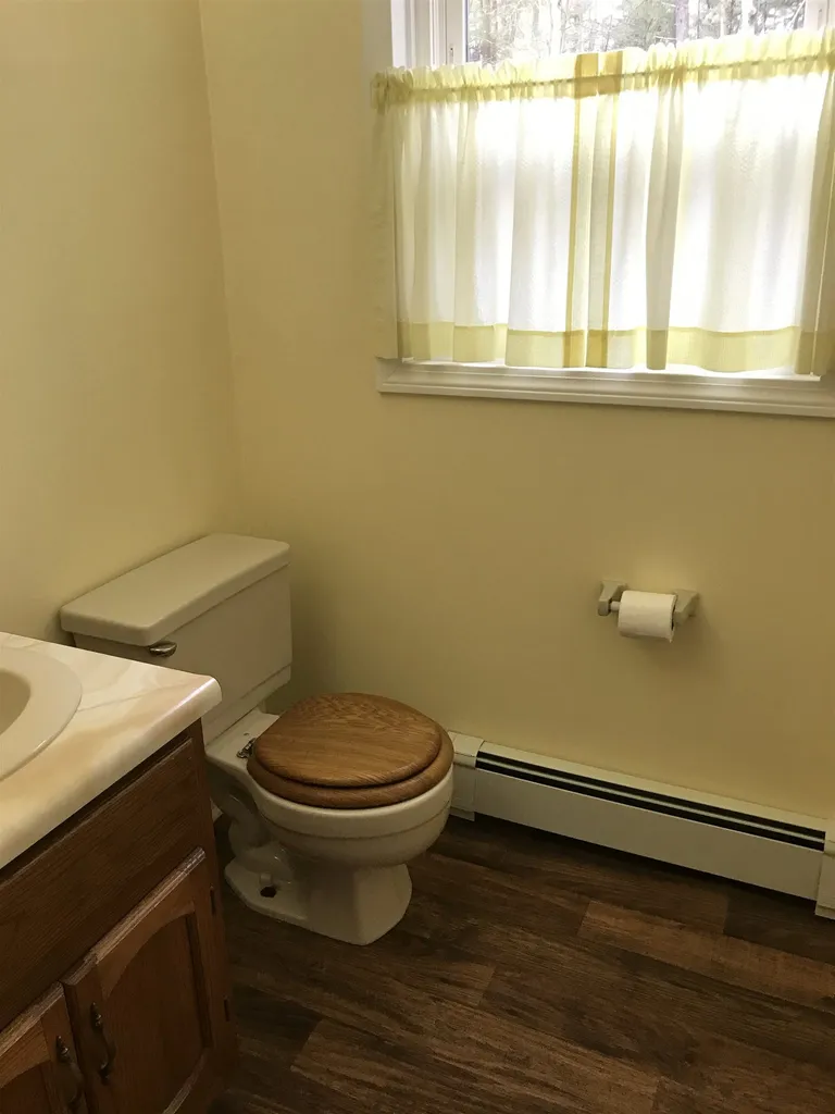4r Sunnyside Lane Derry NH 03038
