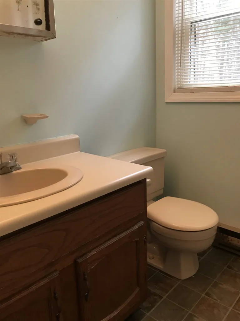 4r Sunnyside Lane Derry NH 03038