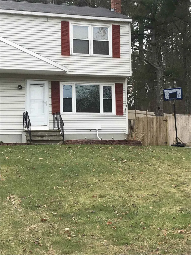 4r Sunnyside Lane Derry NH 03038