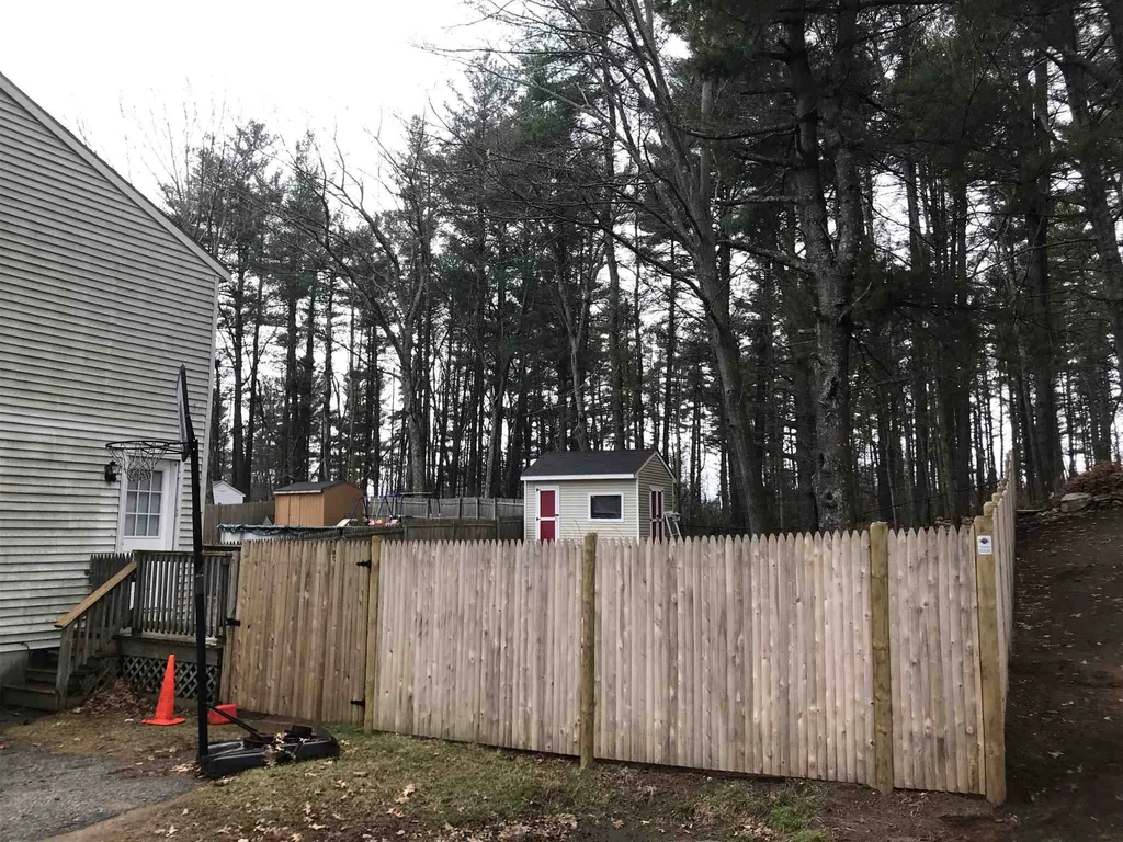 4r Sunnyside Lane Derry NH 03038
