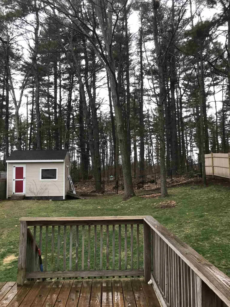 4r Sunnyside Lane Derry NH 03038