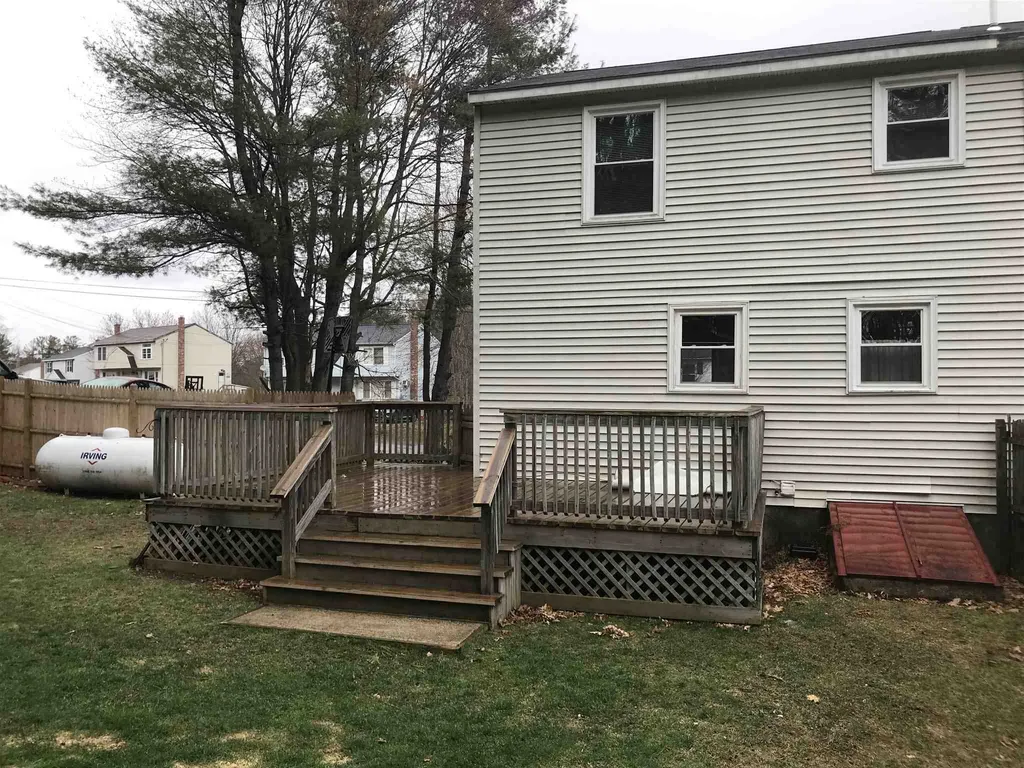 4r Sunnyside Lane Derry NH 03038