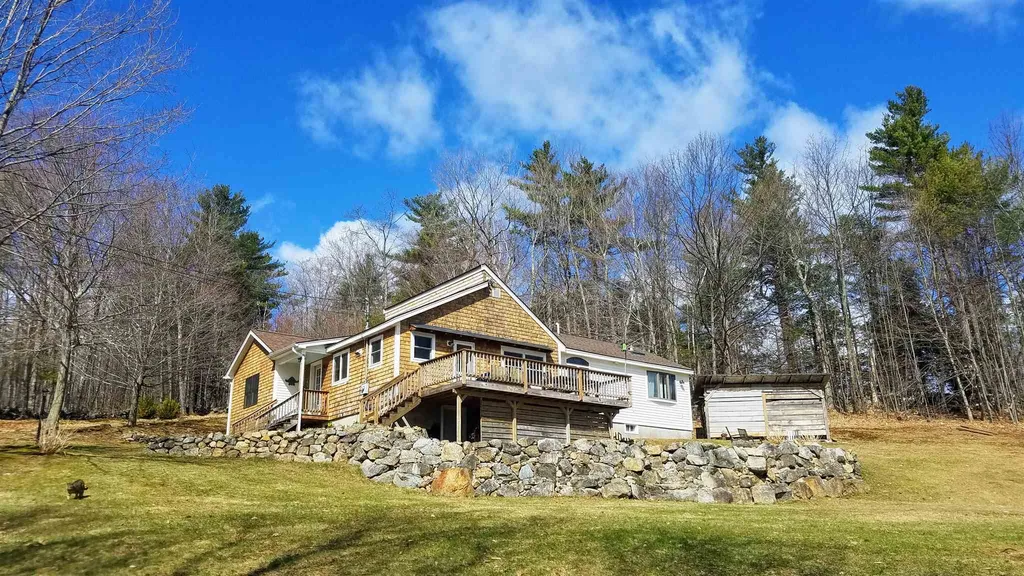 23 Woodman Lane New Hampton NH 03256