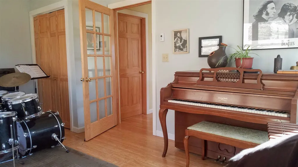 23 Woodman Lane New Hampton NH 03256