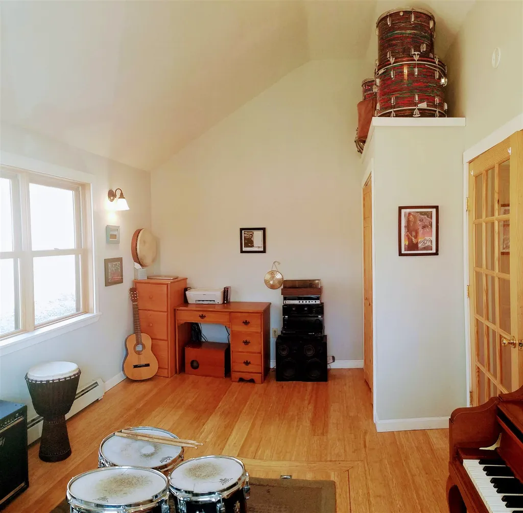 23 Woodman Lane New Hampton NH 03256