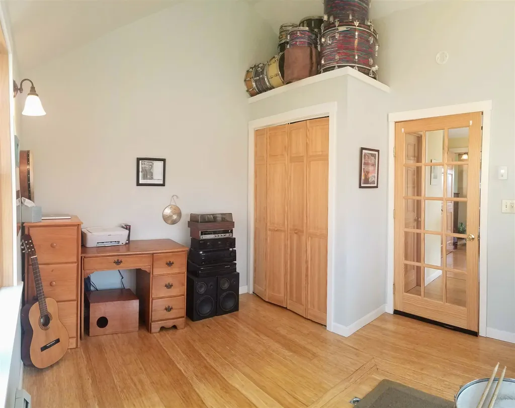23 Woodman Lane New Hampton NH 03256