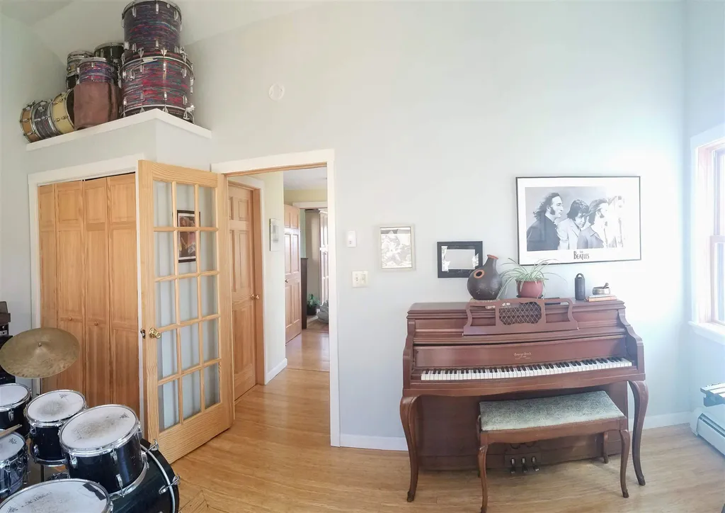 23 Woodman Lane New Hampton NH 03256