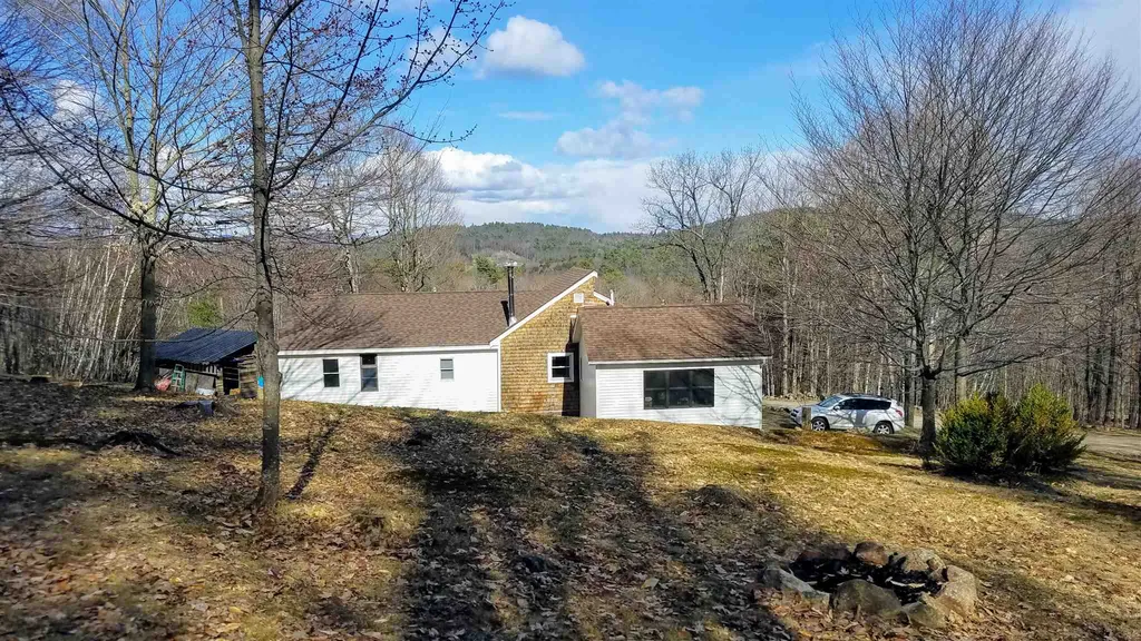 23 Woodman Lane New Hampton NH 03256