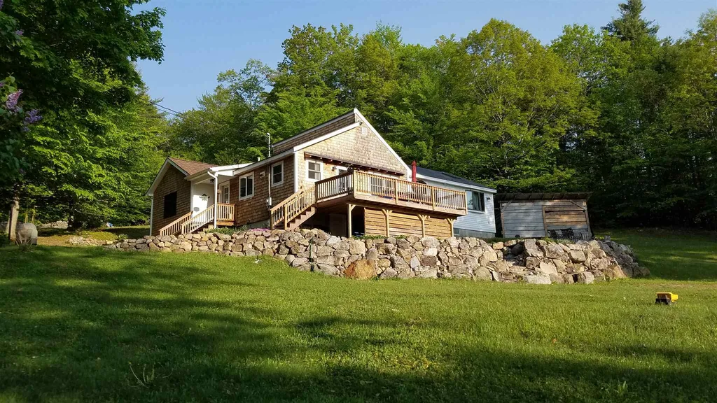 23 Woodman Lane New Hampton NH 03256