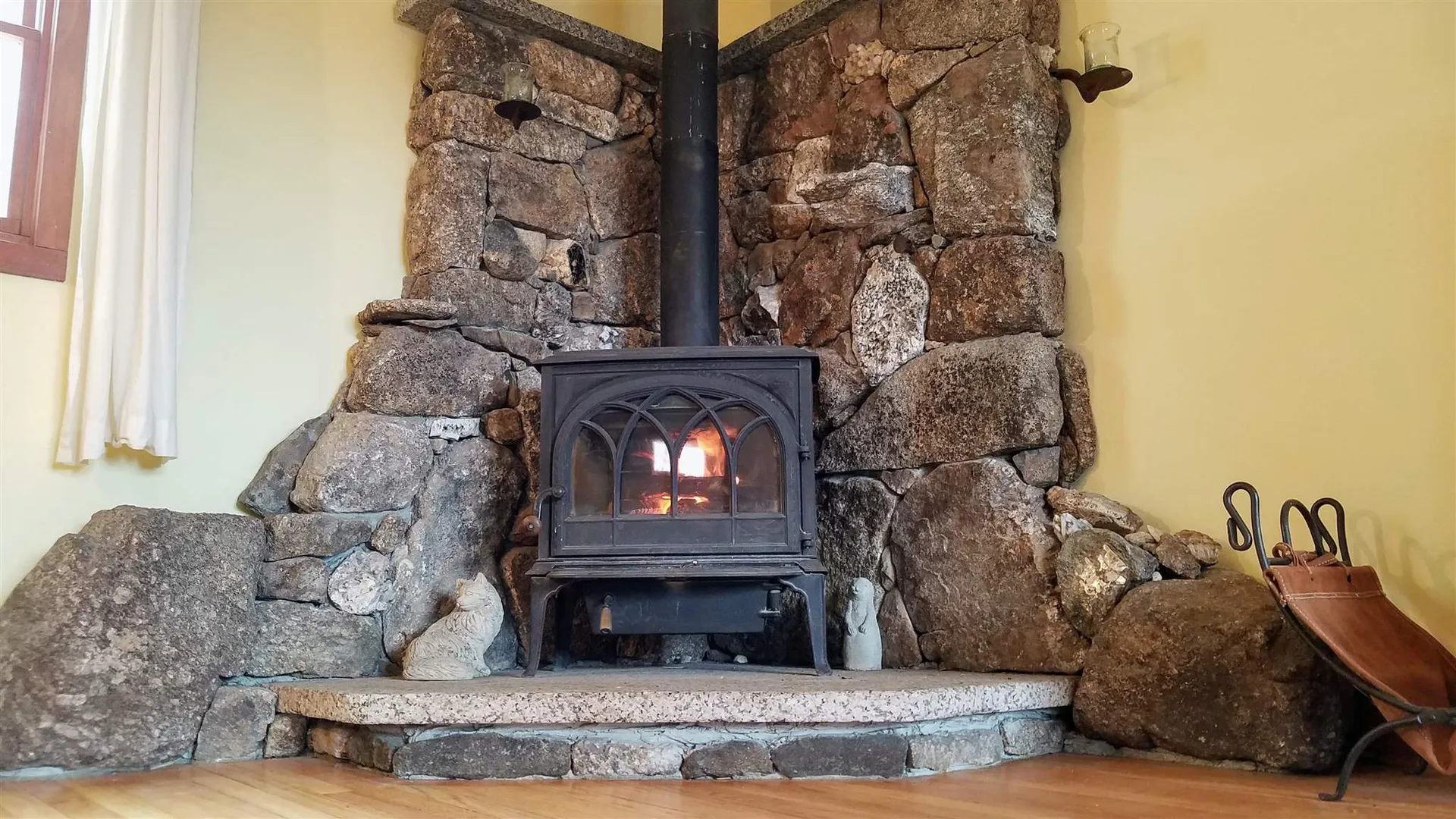 23 Woodman Lane New Hampton NH 03256