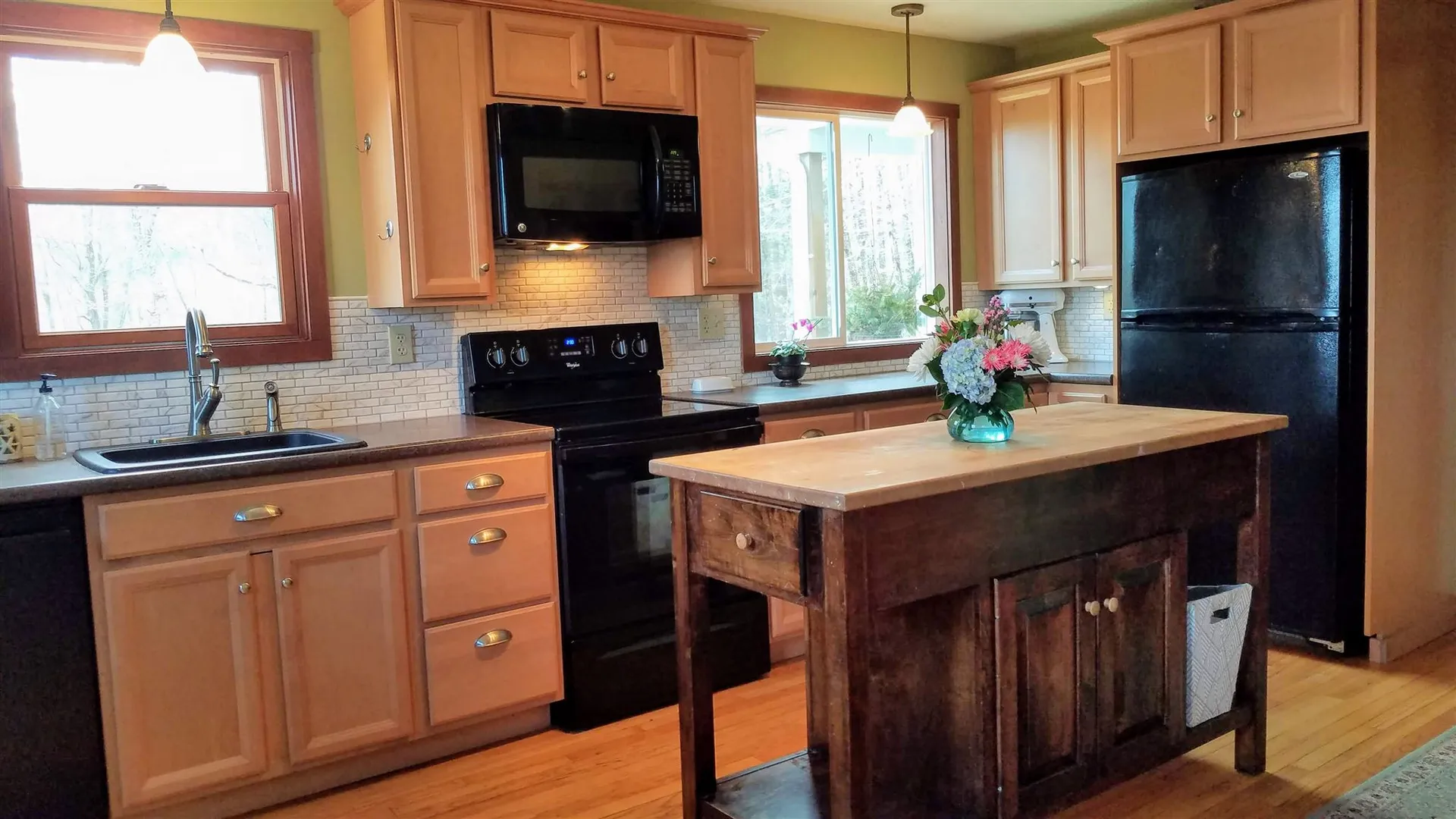 23 Woodman Lane New Hampton NH 03256