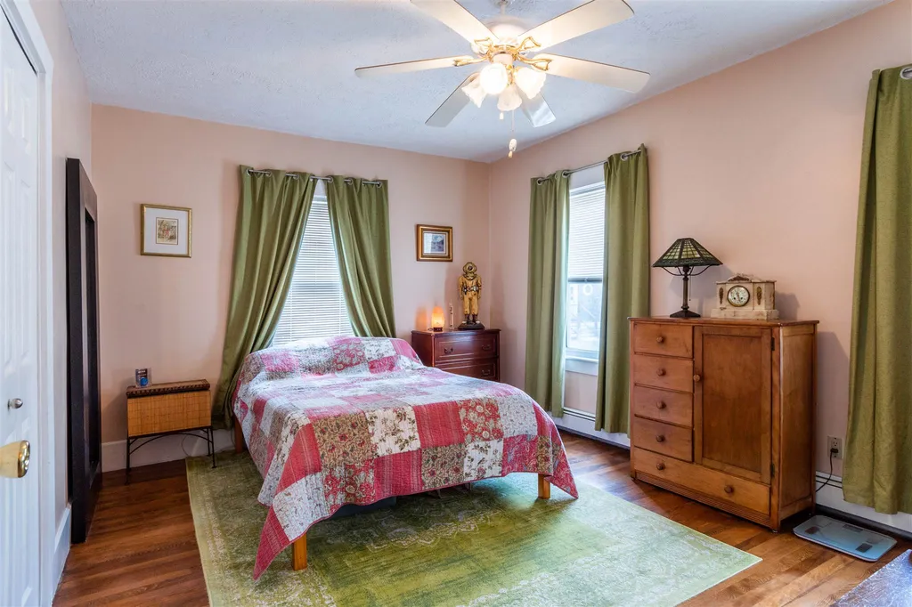 16 Pierce Street Nashua NH 03060