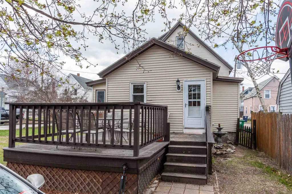 16 Pierce Street Nashua NH 03060