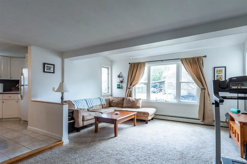 16 Pierce Street Nashua NH 03060