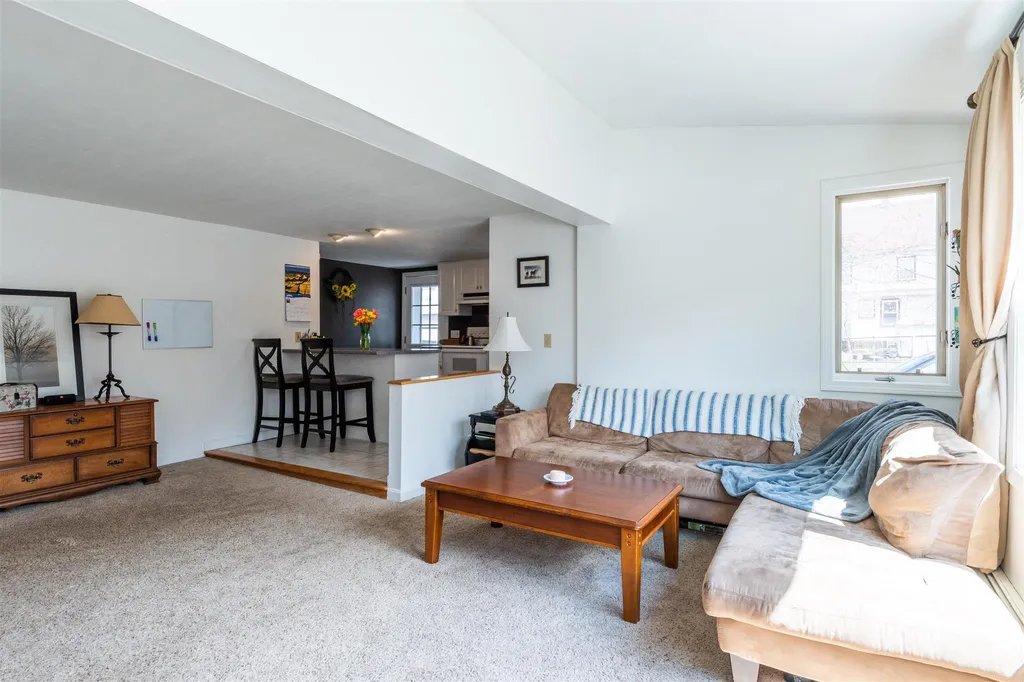 16 Pierce Street Nashua NH 03060