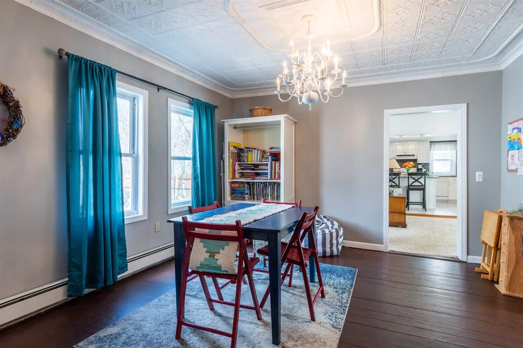 16 Pierce Street Nashua NH 03060