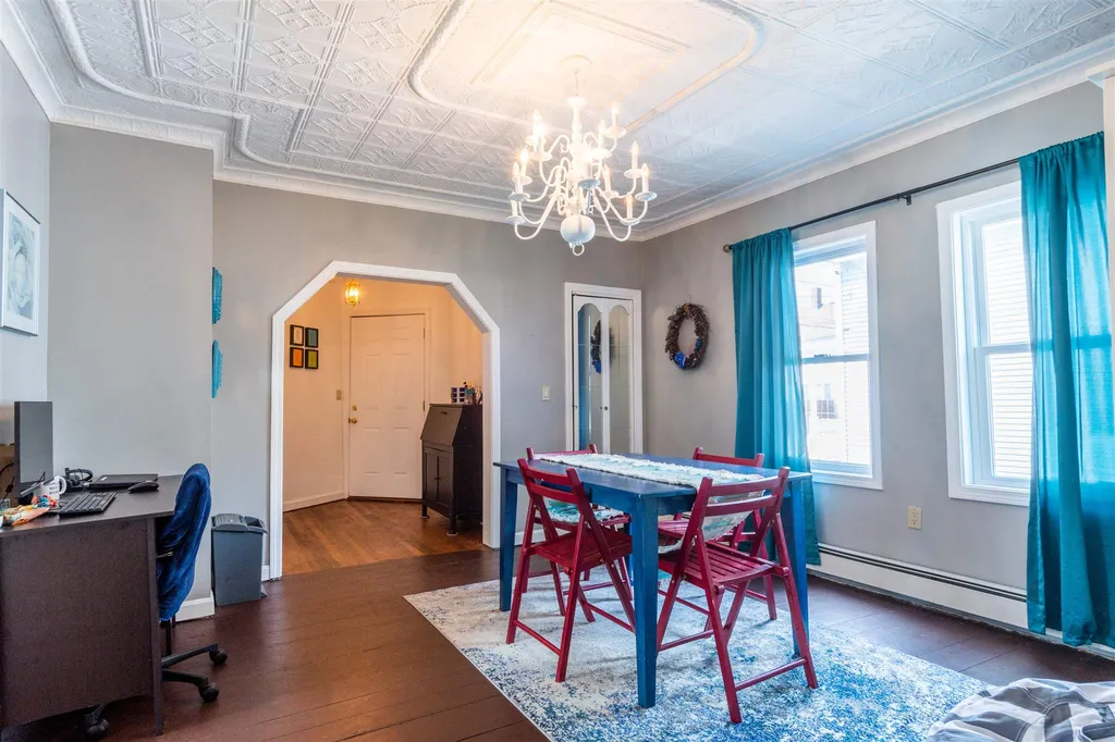 16 Pierce Street Nashua NH 03060