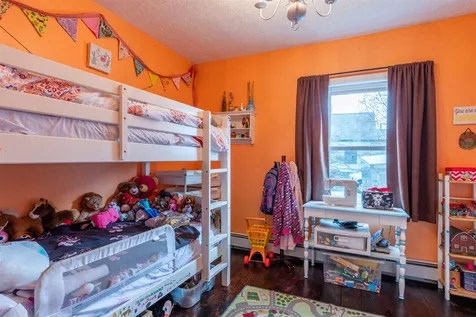 16 Pierce Street Nashua NH 03060
