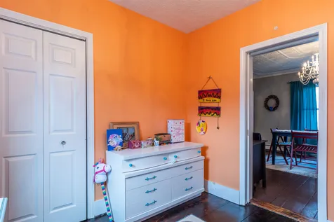 16 Pierce Street Nashua NH 03060