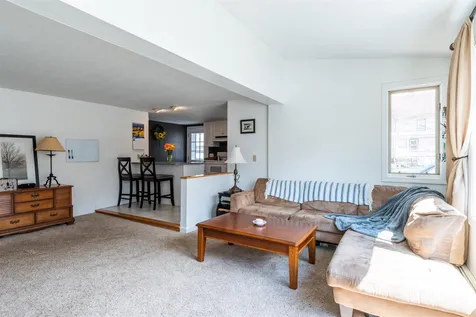 16 Pierce Street Nashua NH 03060