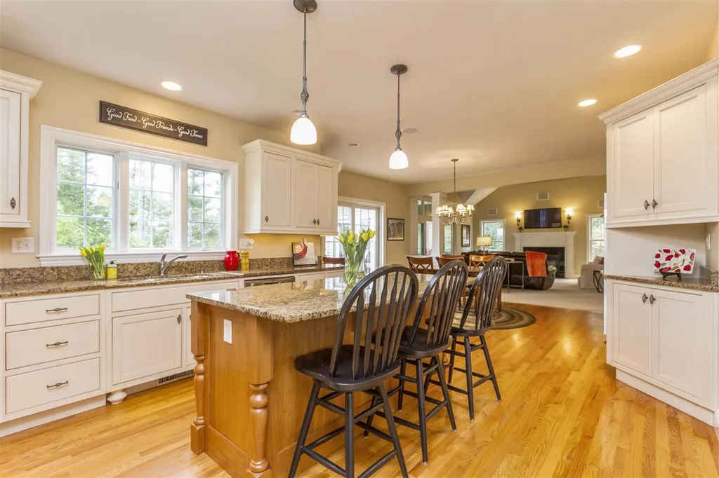 12 Homestead Hill Road Bedford NH 03110