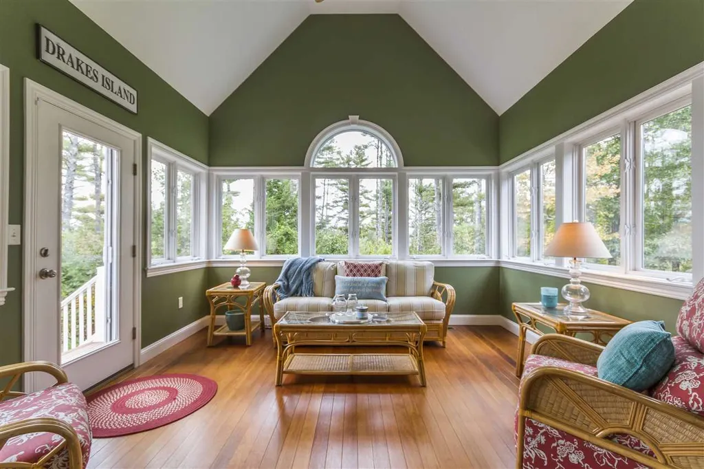 12 Homestead Hill Road Bedford NH 03110