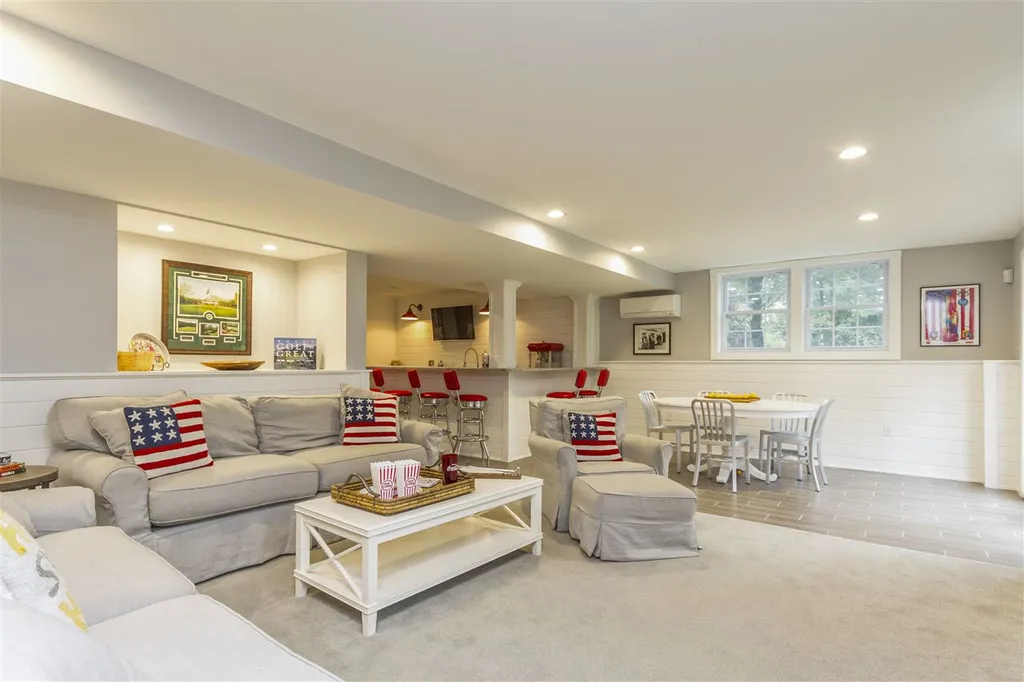 12 Homestead Hill Road Bedford NH 03110