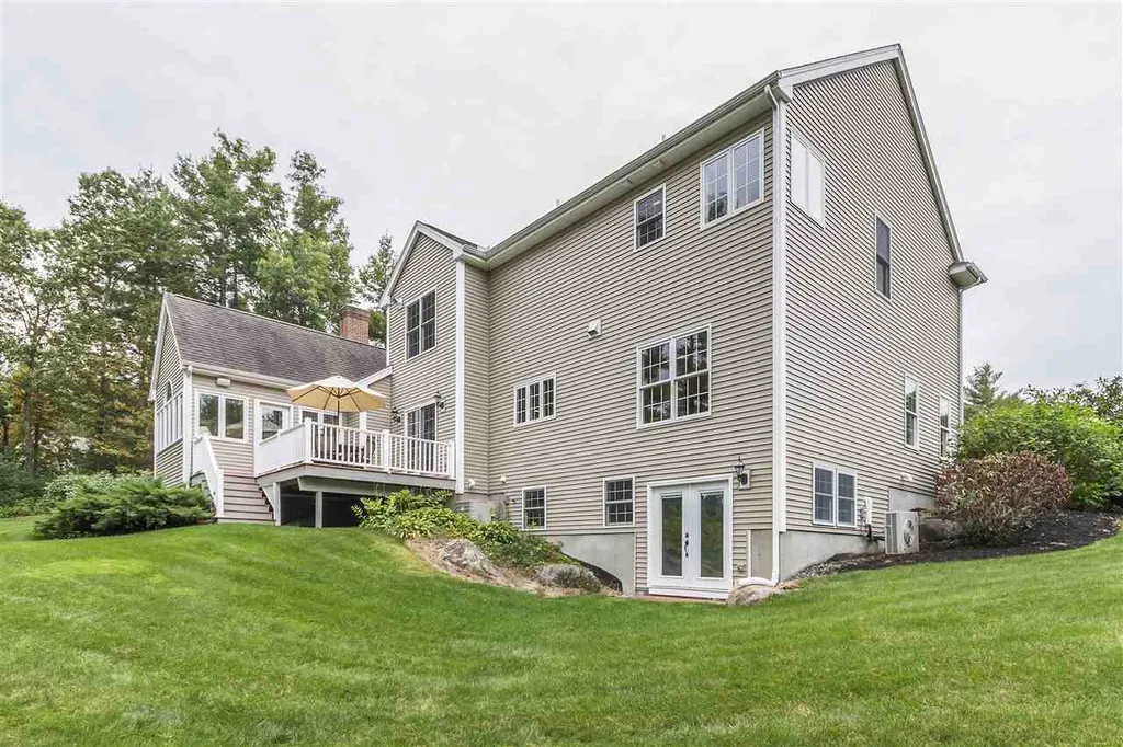 12 Homestead Hill Road Bedford NH 03110