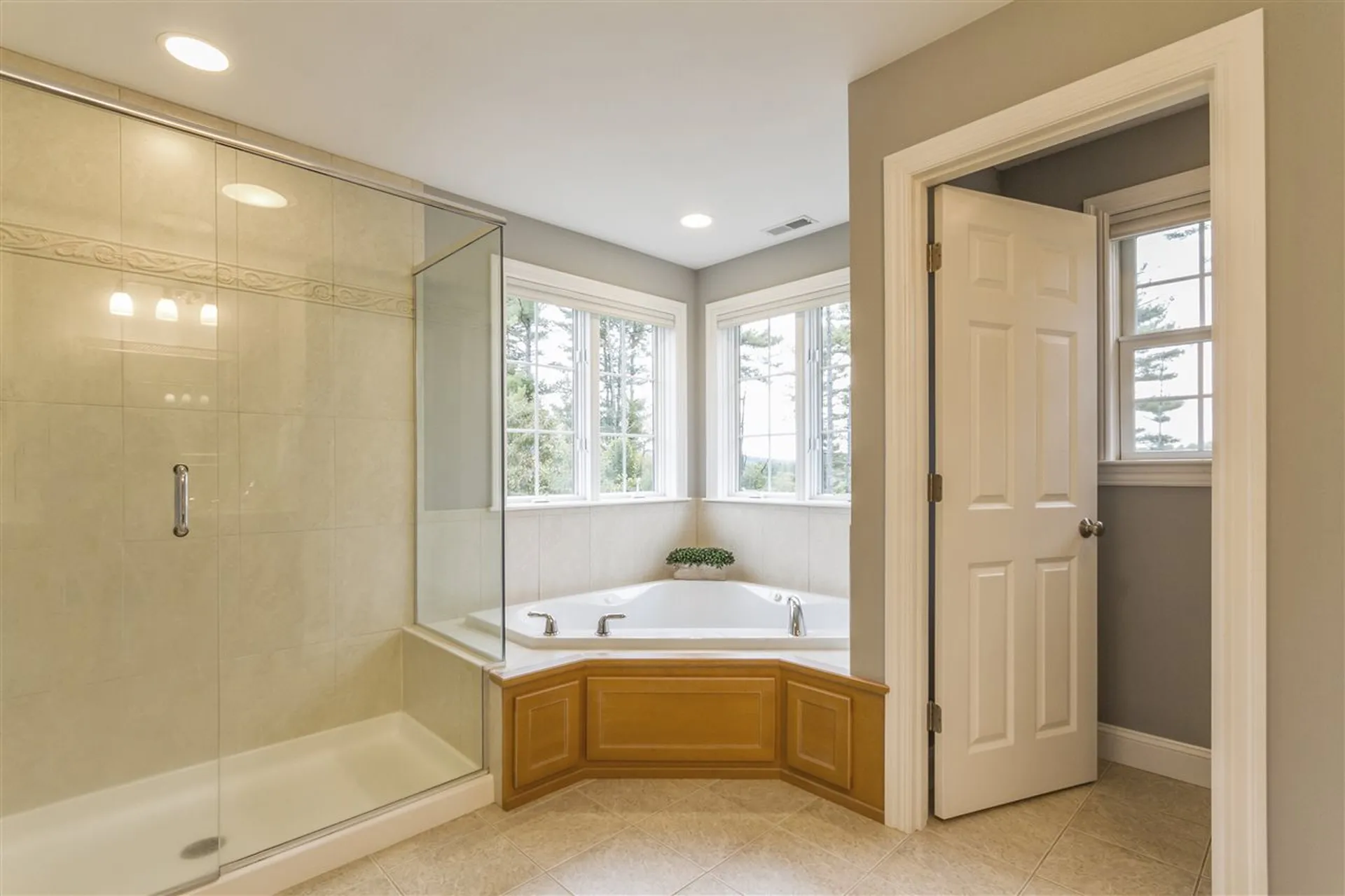12 Homestead Hill Road Bedford NH 03110