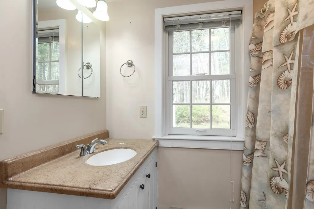 8 Earle Drive Lee NH 03861