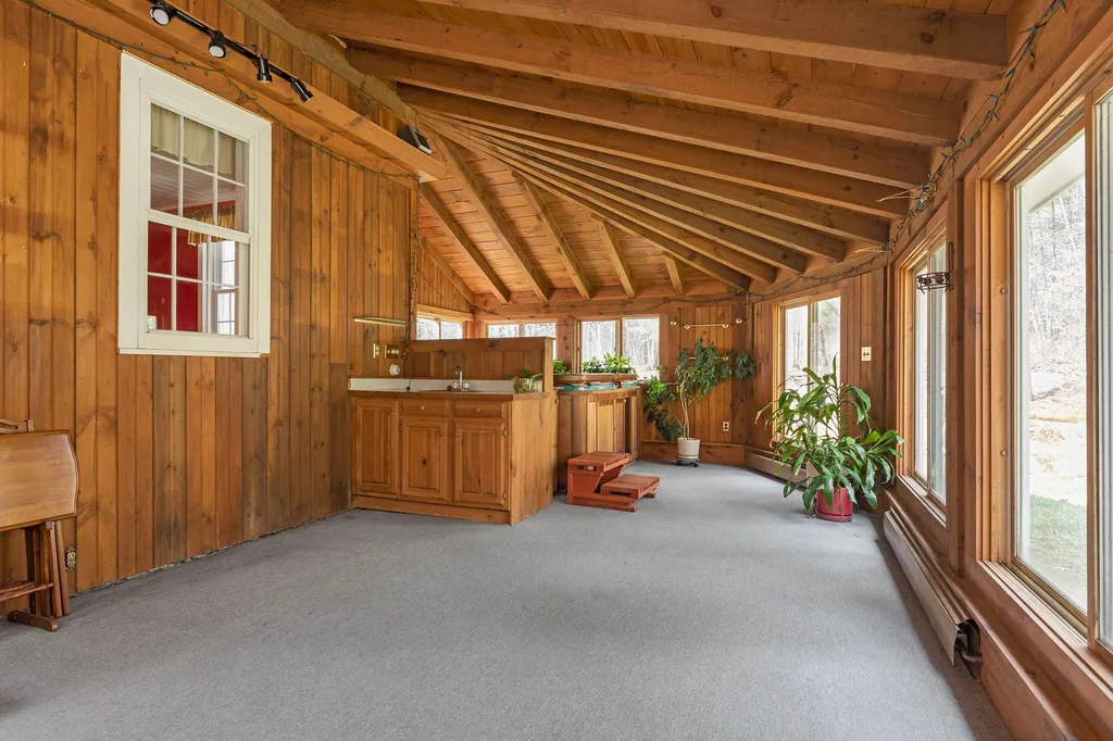 8 Earle Drive Lee NH 03861
