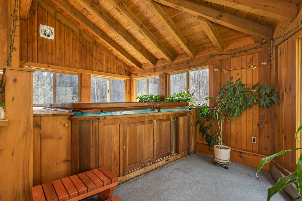 8 Earle Drive Lee NH 03861