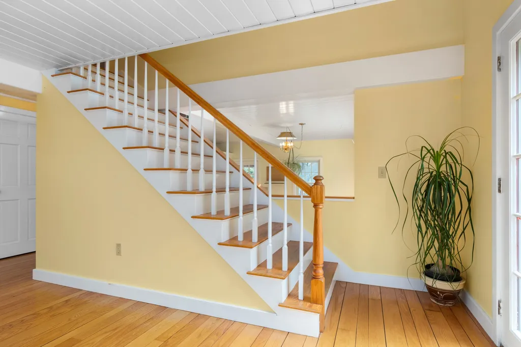 8 Earle Drive Lee NH 03861