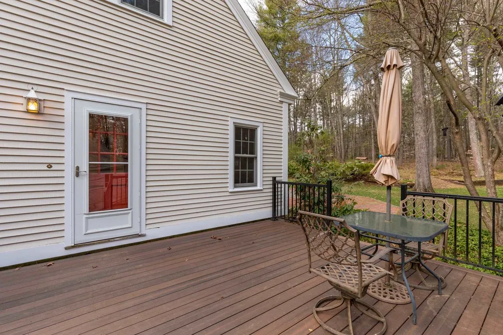 8 Earle Drive Lee NH 03861