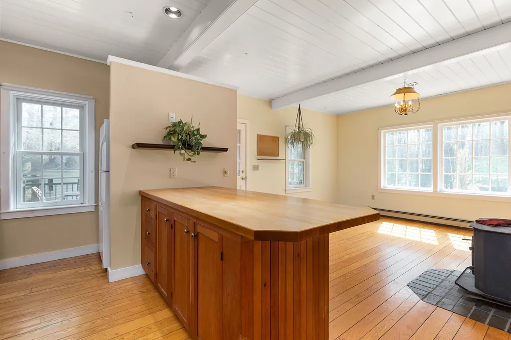 8 Earle Drive Lee NH 03861