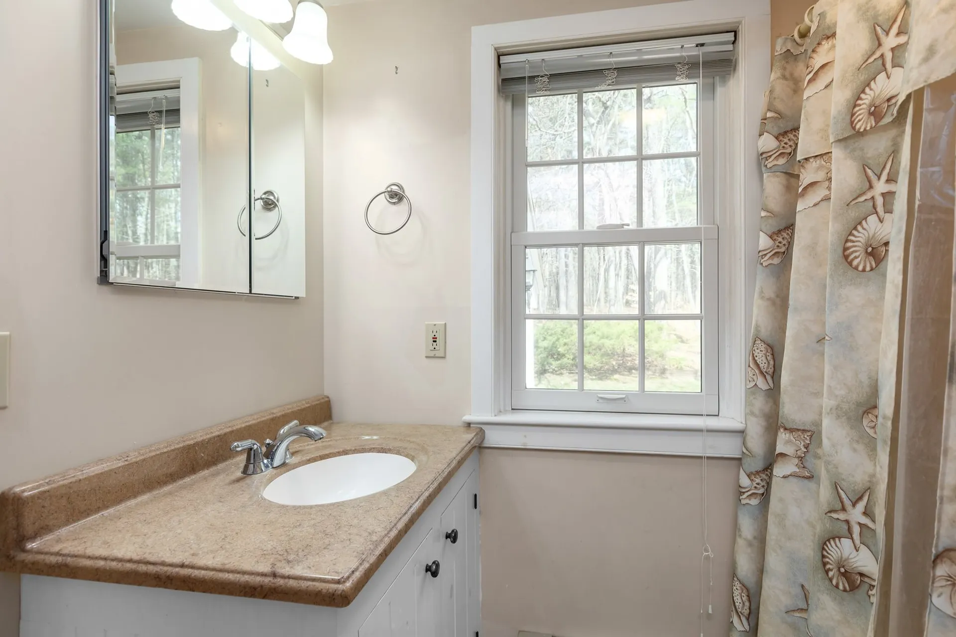 8 Earle Drive Lee NH 03861