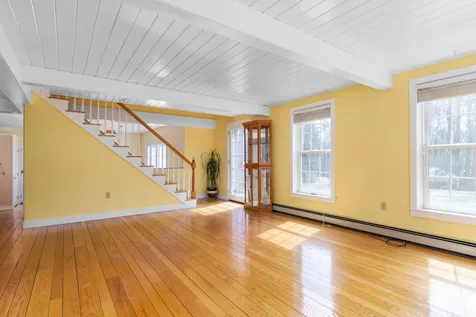 8 Earle Drive Lee NH 03861