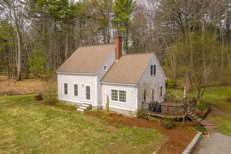 8 Earle Drive Lee NH 03861