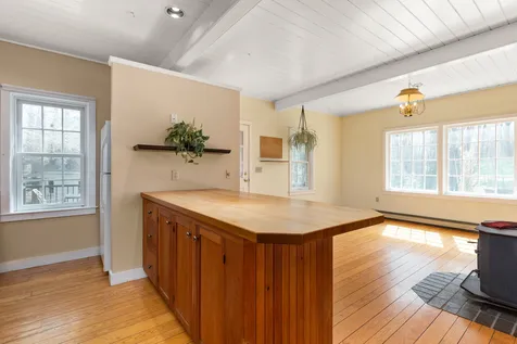 8 Earle Drive Lee NH 03861